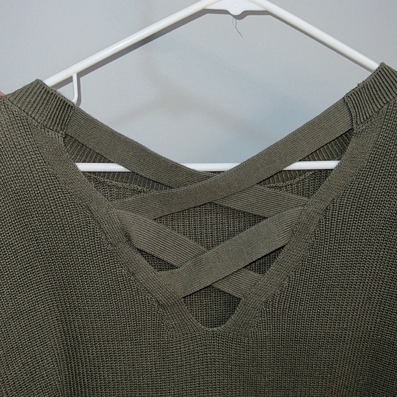 Express cross back sweater - Picture 3 of 5